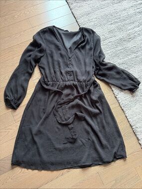 Black Long-Sleeve V-Neck Tie-Waist Dress